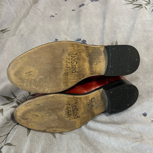 John Fluevog Adrians Alli Red Buckled Brogue Ankle Boots - sz 9 - Picture 5 of 7